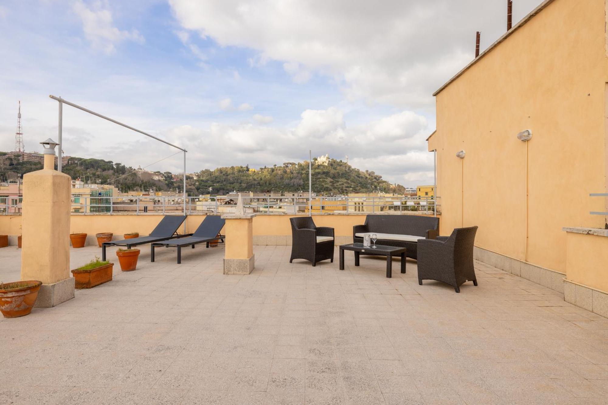 Top Floor Apt With Rooftop Terrace Near St. Peter Roma Dış mekan fotoğraf